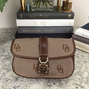 {Dooney & Bourke} Wristlet Clutch